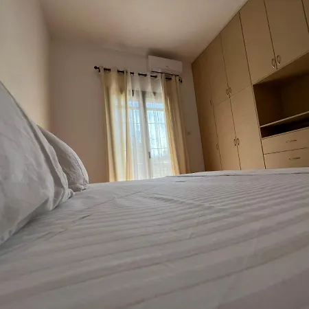 Pole Estate アパート *