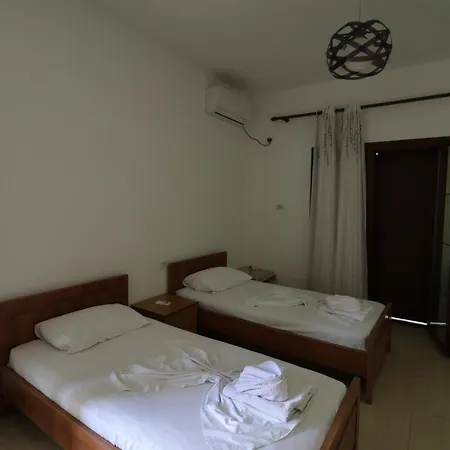 Pole Estate Apartment Ksamil