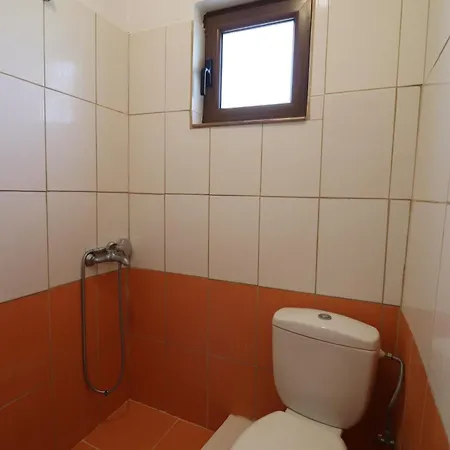 Pole Estate アパート