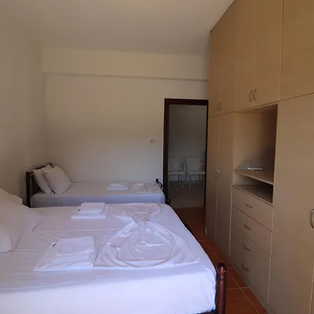 Pole Estate クサミル