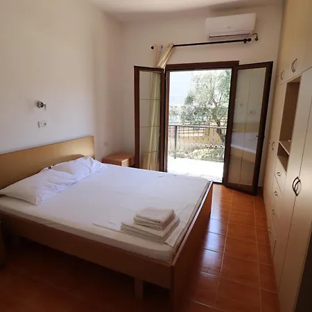 アパート Pole Estate