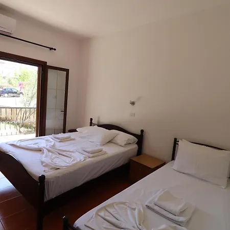 Pole Estate アパート *